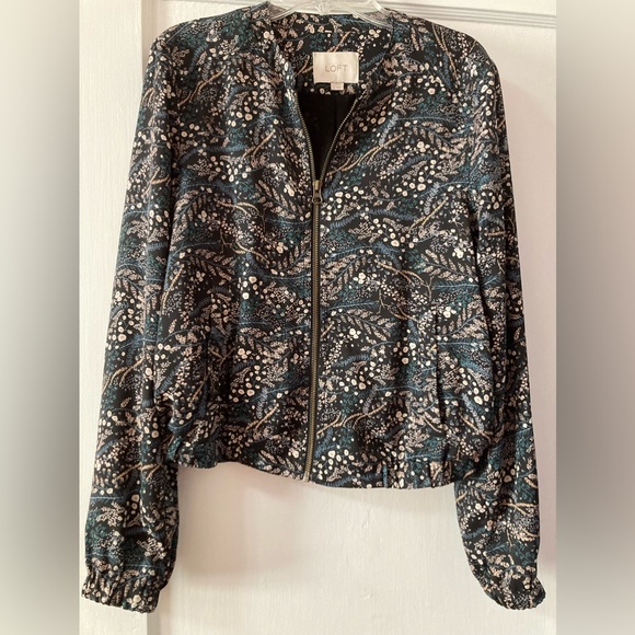 LOFT Jackets & Blazers - Loft soft flower/leaf print size small jacket